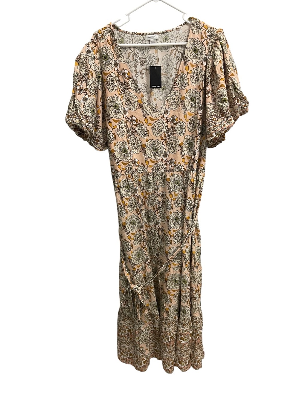 Avenue Peach Floral Maxi Dress size 22/24